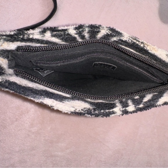 VINTAGE NINE WEST FURRY ZEBRA PRINT CROSSBODY BAG - Picture 8 of 11